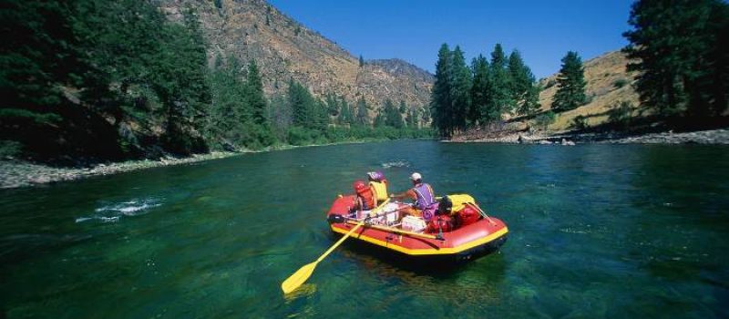 Rafting at Manas